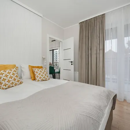 Przytulny Z Tarasem & Balkonem By Renters Апартаменти *